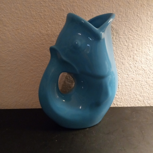 EXQUISITE Original Gurglepot 7"x9" Aqua Fish Pitcher. - Picture 3 of 6